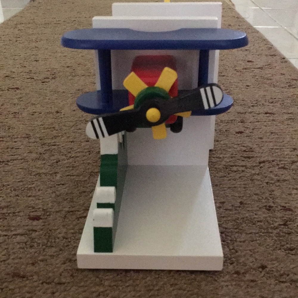 Adorable Airplane Bookends - Picture 2 of 12